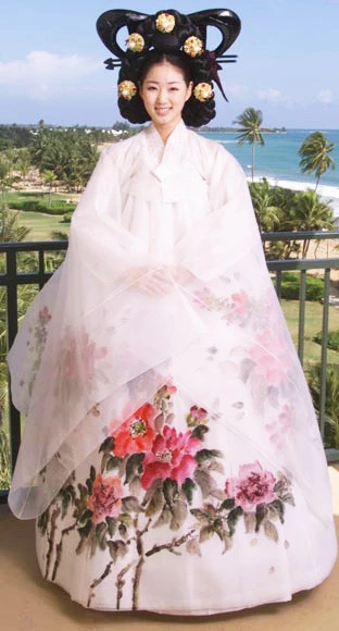 21 김사랑- 미스유니버스 전통의상상 .jpeg