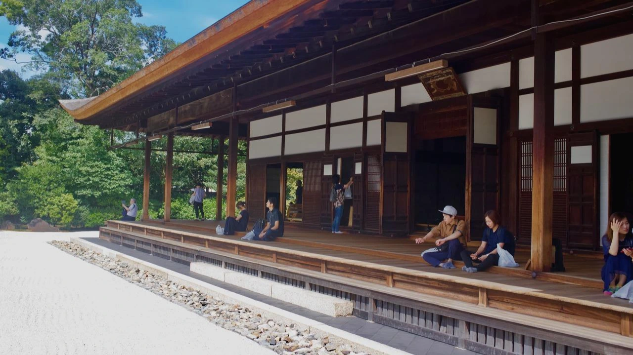 -GCWct81-3SBBDCis5BlkPhxqQM