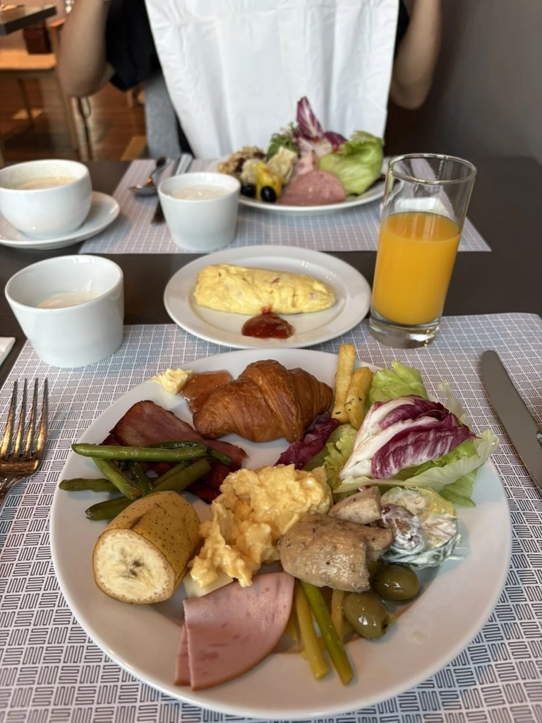 23BFFD92-E2E7-42E6-90E1-B5FF523AF353_1_105_c.jpeg?type=w1