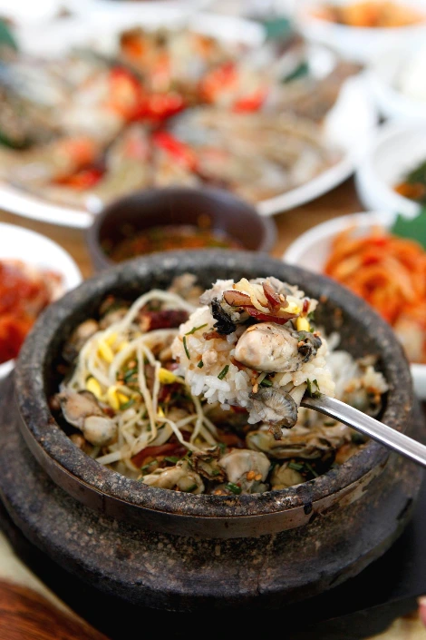 깊은 바다에서 자라는 굴이라 신선하고 향긋하다.JPG