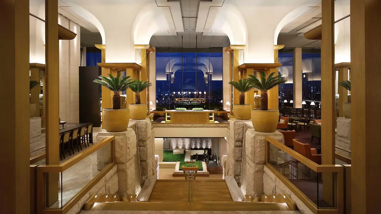 Grand-Hyatt-Seoul-P860-Lobby-Front-Stairs.16x9.jpg?imwidth=1920