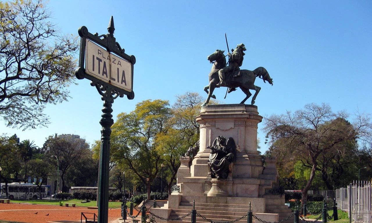 Plaza_Italia_in_Buenos_Aires.jpeg