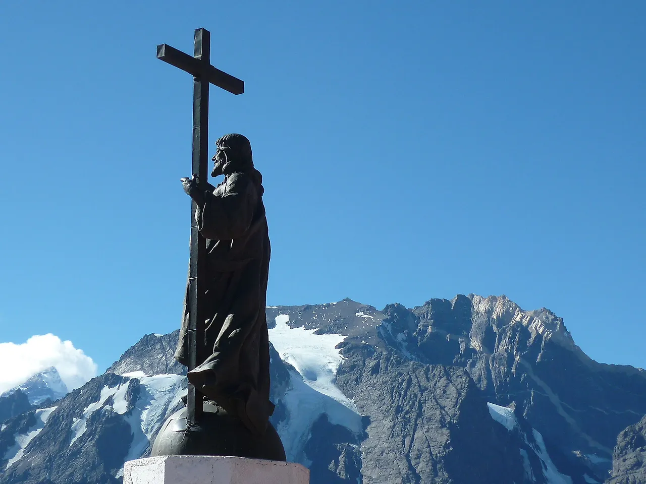 1920px-Monumento_al_Cristo_Redentor_de_los_Andes_rw.jpeg