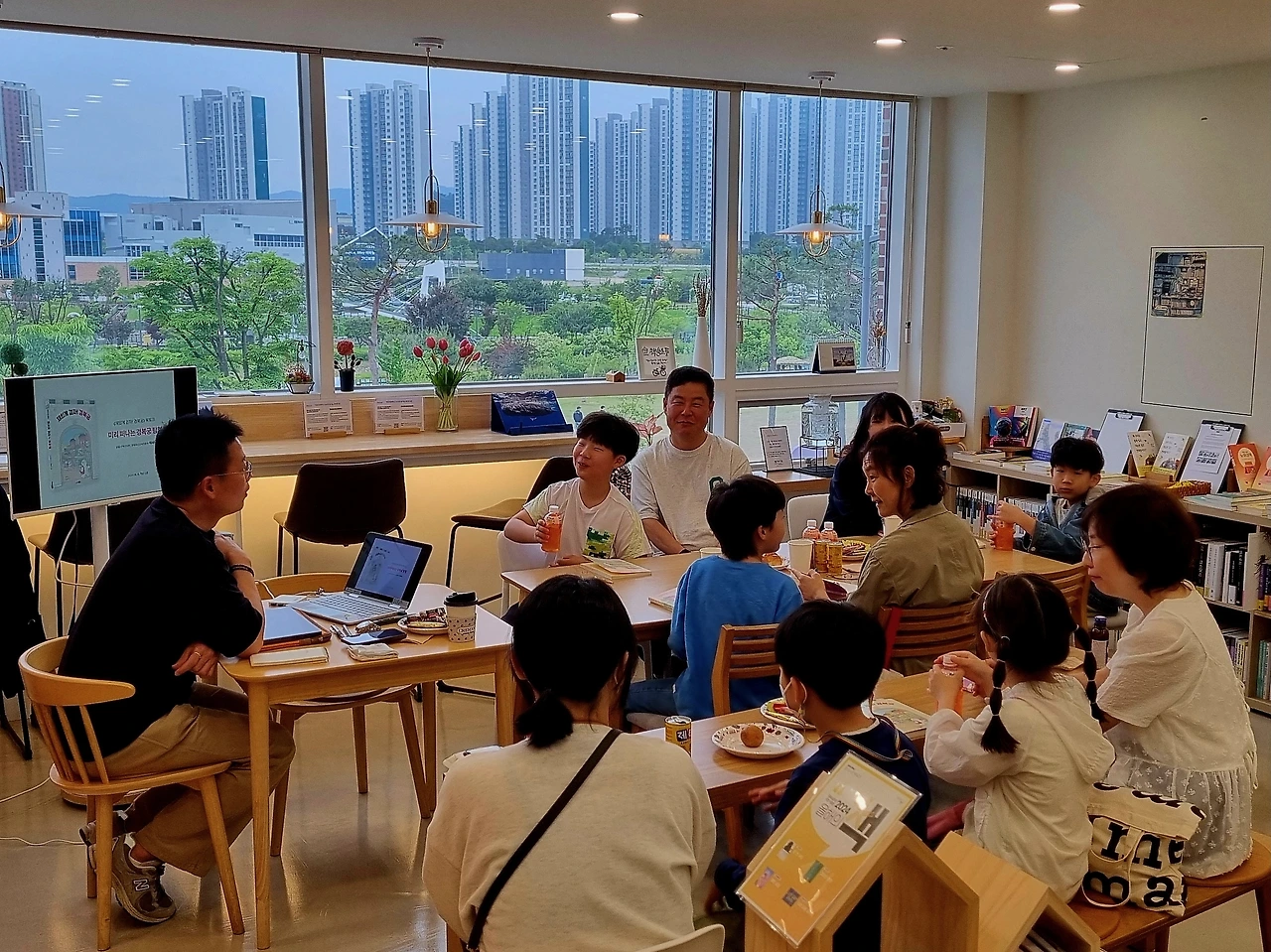 240515수&18토 75차 경복궁✕책방소풍&<재밌게 걷자! 경복궁> - 1.jpeg