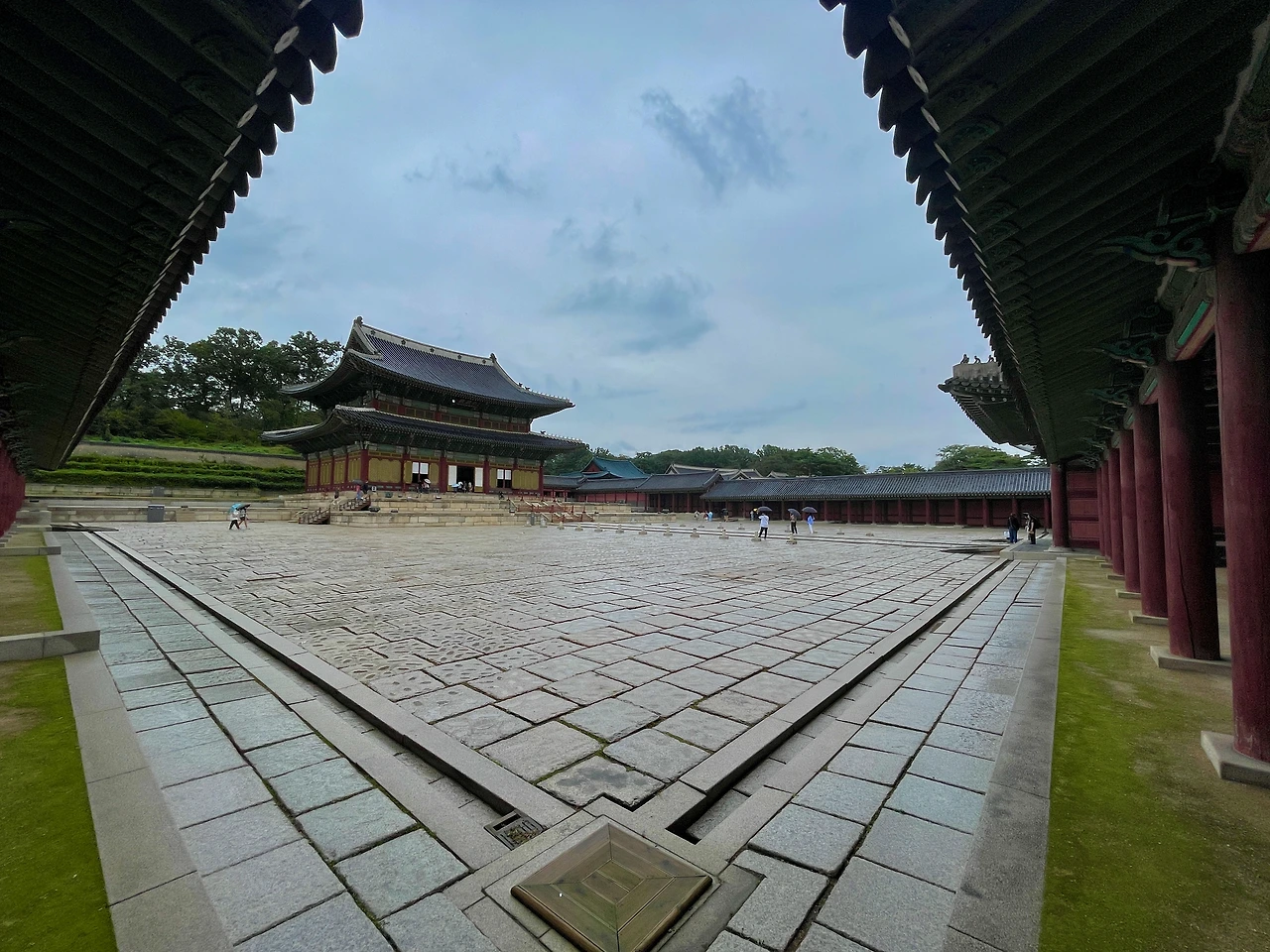 창덕궁 인정전_비오는 풍경 - 1.jpeg