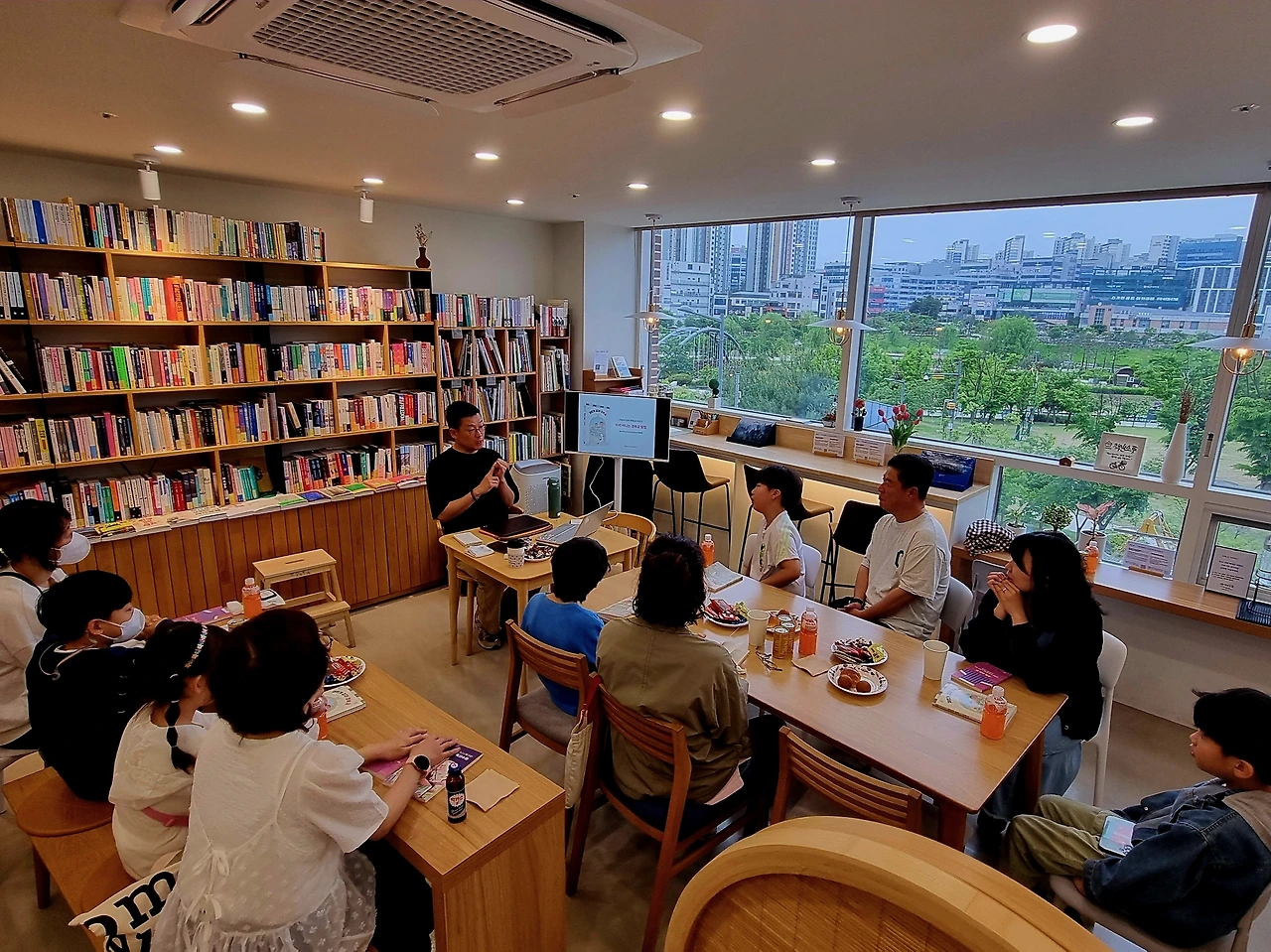 240515수&18토 75차 경복궁✕책방소풍&<재밌게 걷자! 경복궁> - 3.jpeg