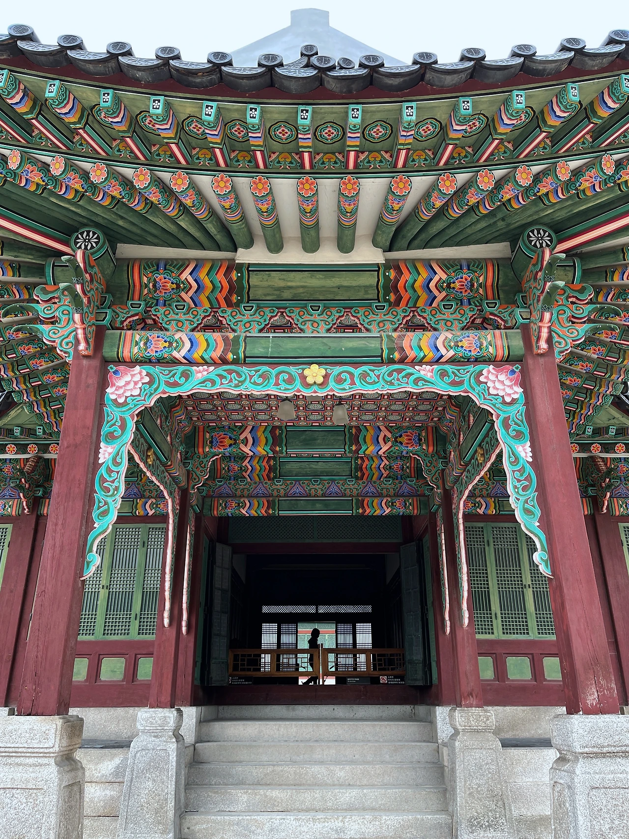 220323 창덕궁 희정당 앞에서 뒤01.jpeg