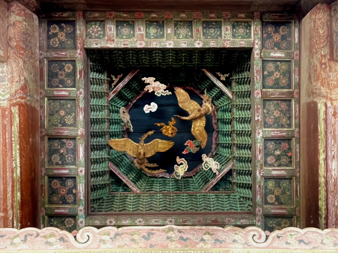 창경궁 명정전 실내 - 2 복사본.jpeg