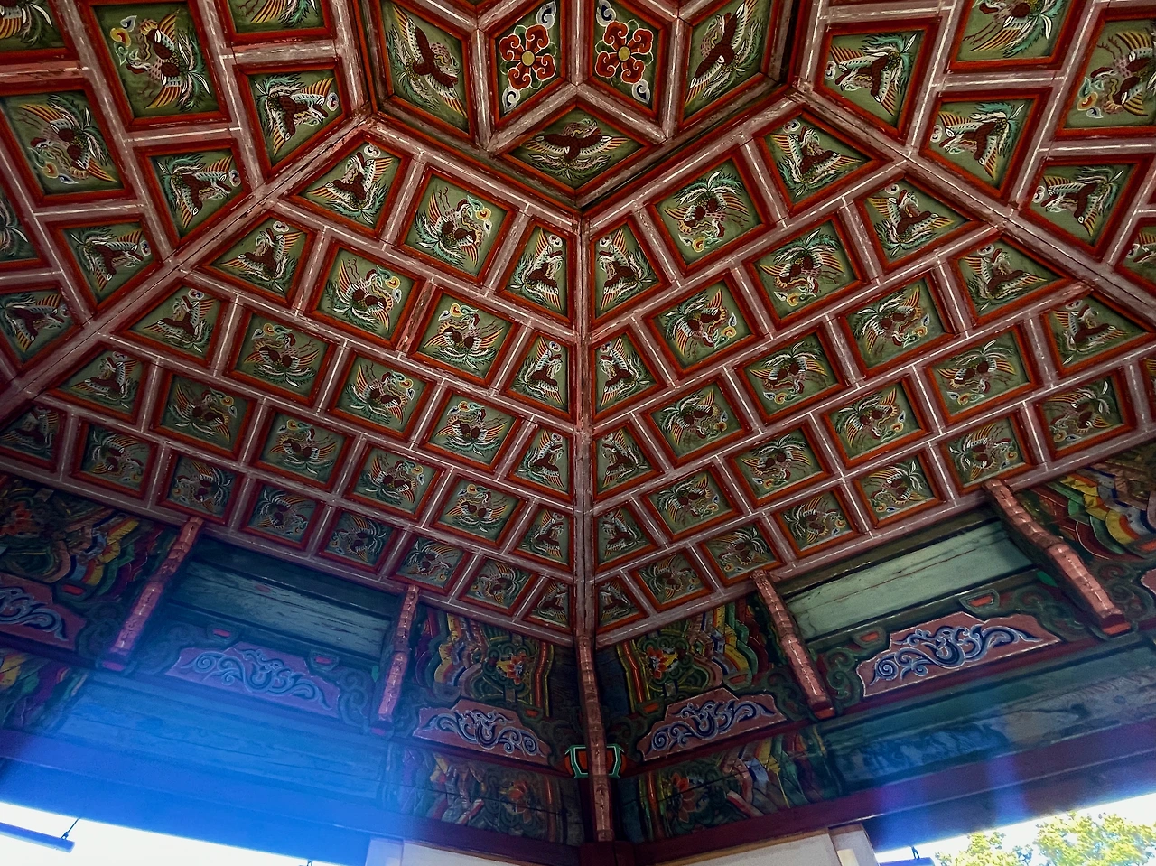 경복궁 향원지_2층 천장 문양 - 5.jpeg