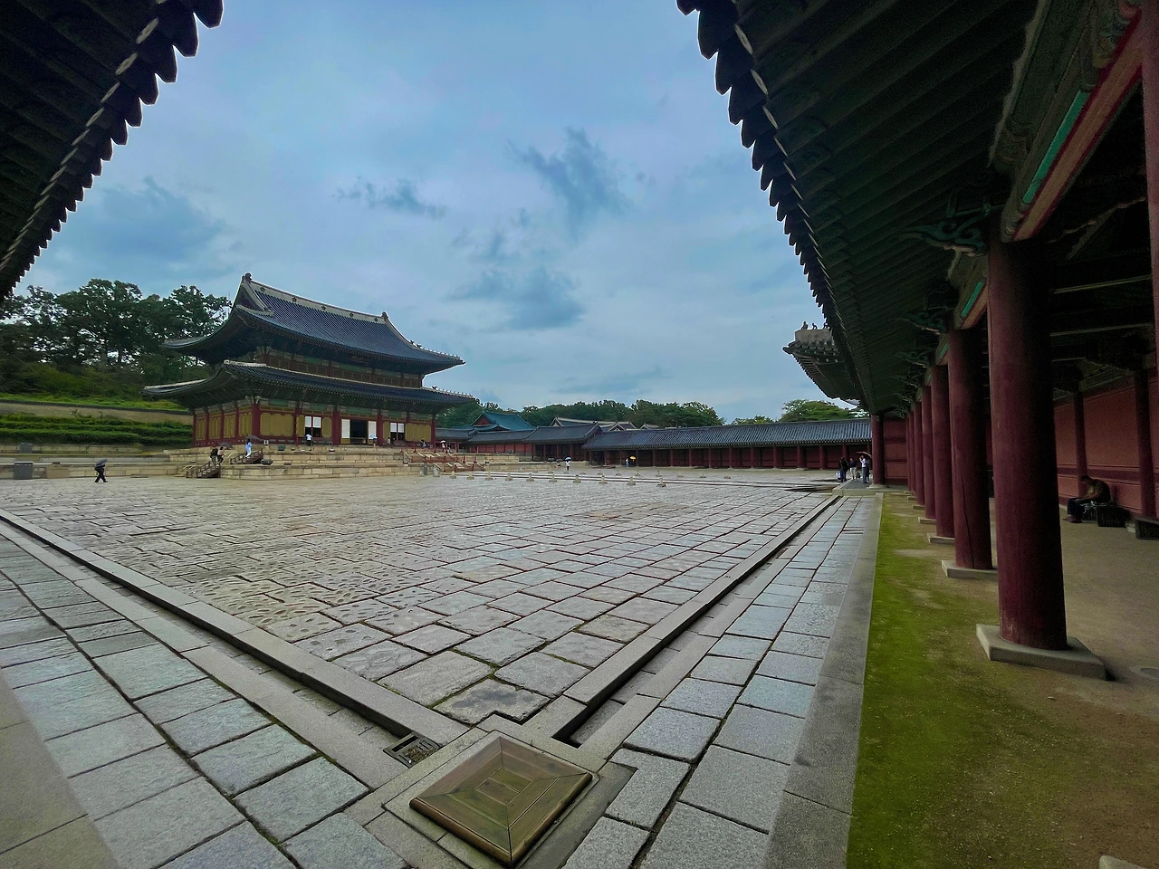 창덕궁 인정전_비오는 풍경 - 3.jpeg