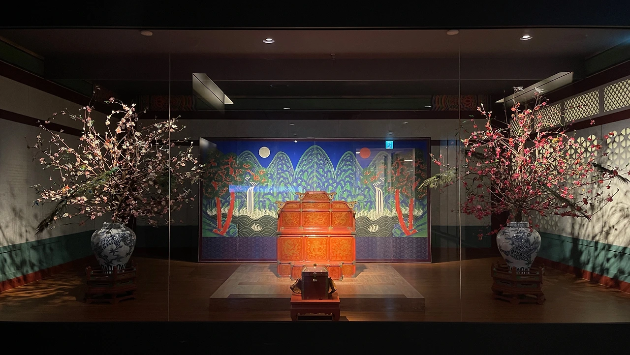 02국립고궁박물관에 전시 중인 일월오봉도.jpeg