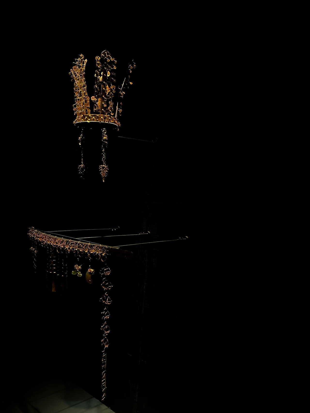 06 국립경주박물관 특별전 <신라 금관, 권력과 위신>_금령총 금관.jpeg