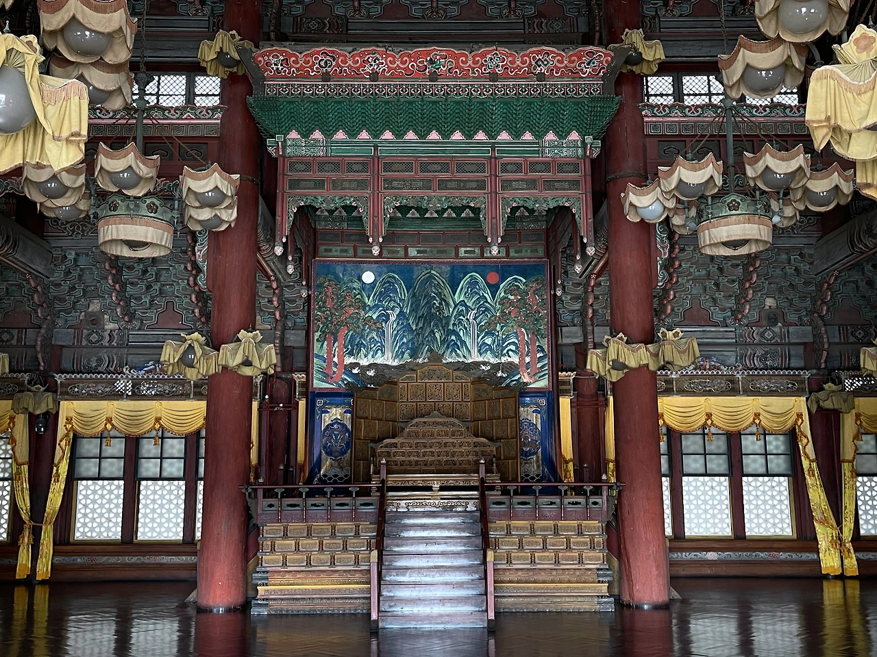 01창덕궁 인정전 일월오봉도 - 1.jpeg