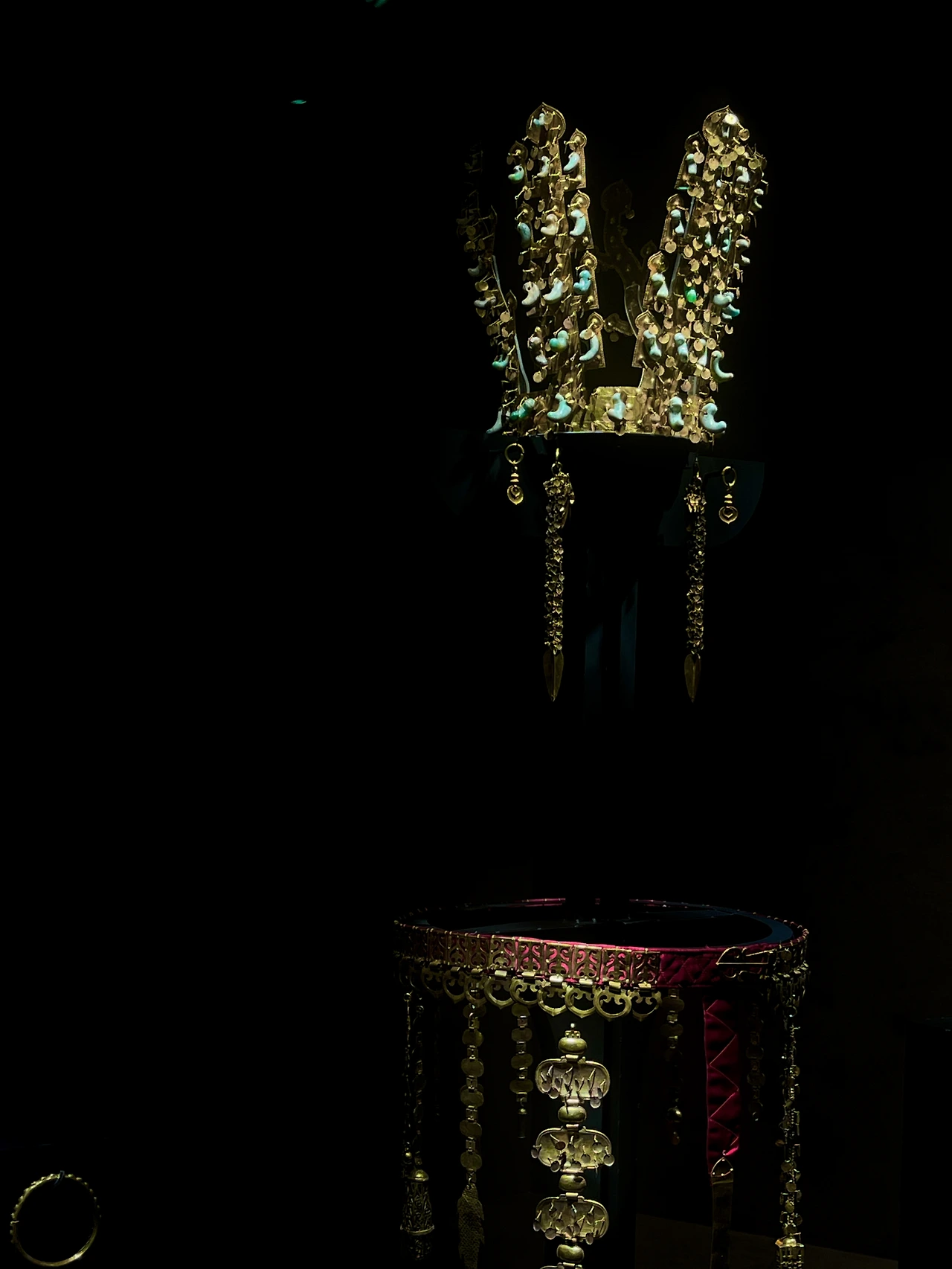 13 국립경주박물관 특별전 <신라 금관, 권력과 위신>_천마총 금관.jpeg