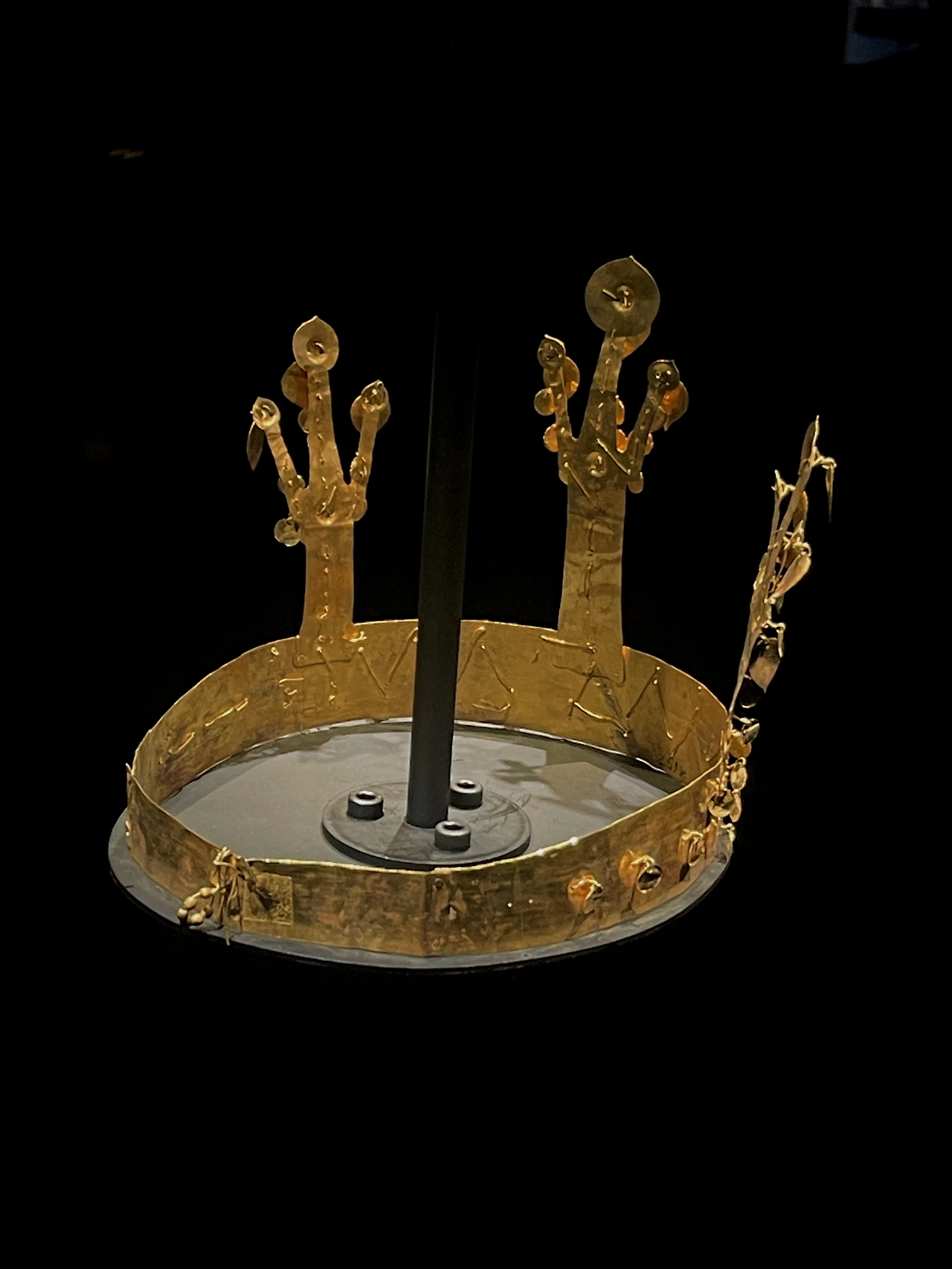 02 국립경주박물관 특별전 <신라 금관, 권력과 위신>_교동 금관.jpeg