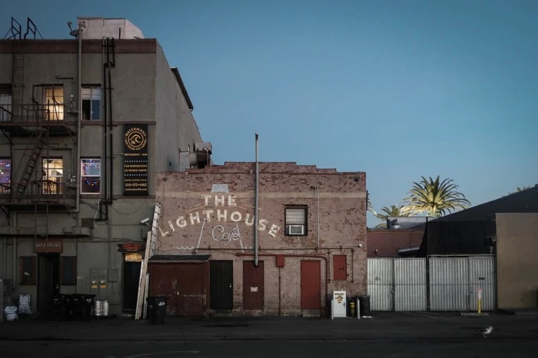 photo-1574170790681-9d815ebce1a4.jpg?type=w773