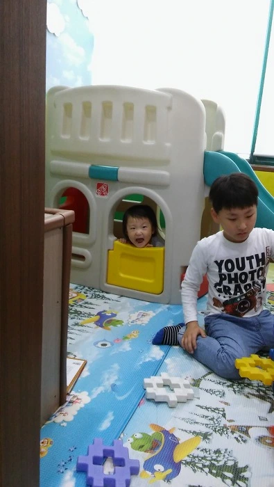 245812405556C73F0B2844