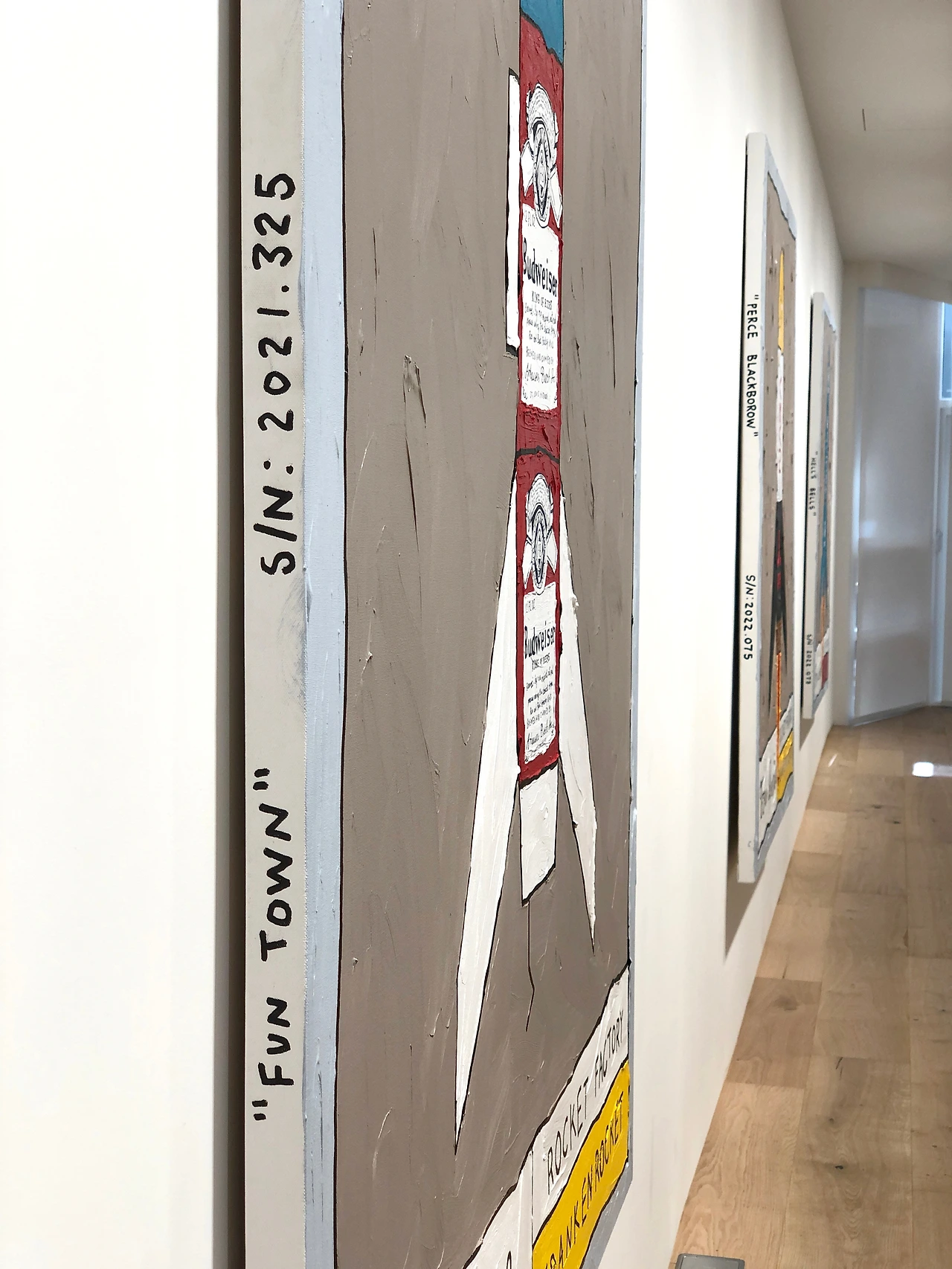 7  시리얼 넘버가 적힌 회화, 2022, 타데우스로팍서울, 사진 문혜인.JPG