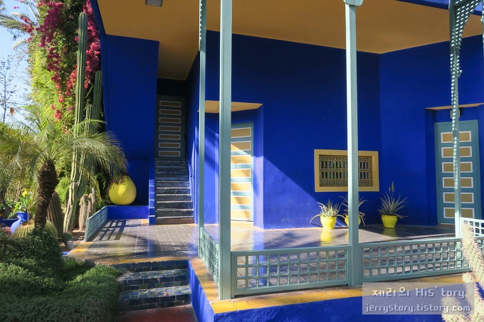 274D453457387E60273B79