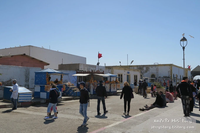 220E214D572519AD2D3353