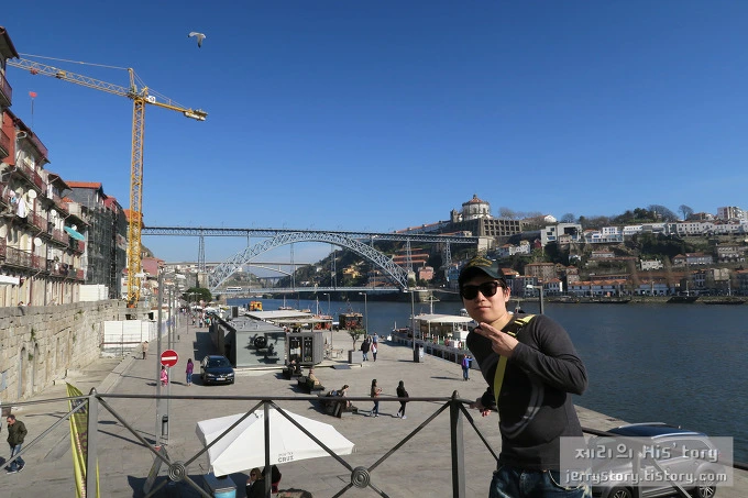 220C4641559A11BD2AE345