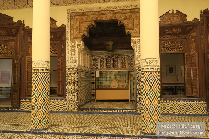 2111E93C57387C5303124A