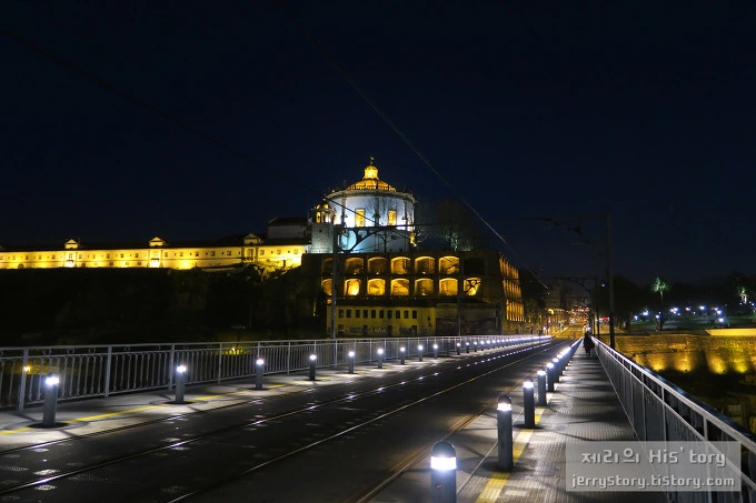 2731923B5598ED6F09C80B