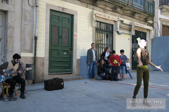 224E3F4C557A696F2C8E43