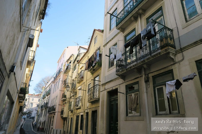 2541A03756362BBA31B18A