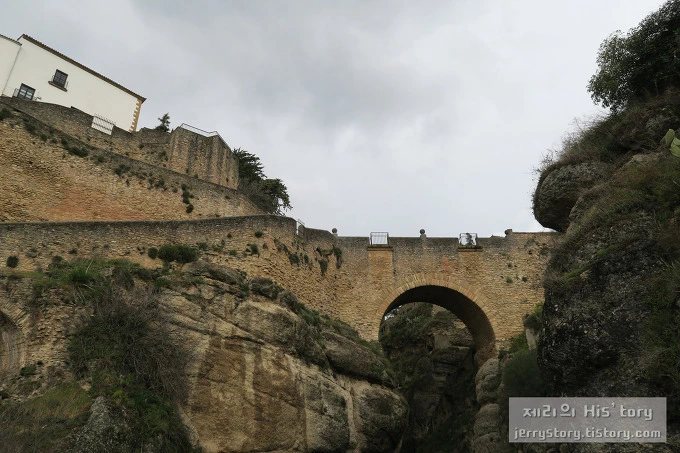 2318A04D57DC10C011D8B1