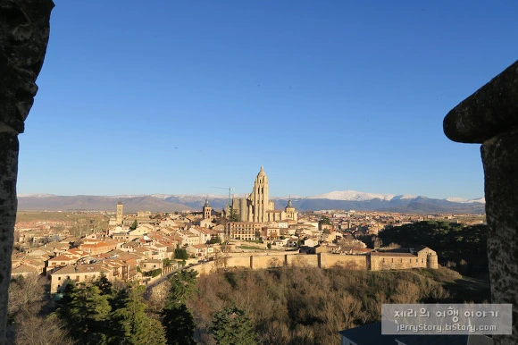 273C9F4155322A2A2E4FF4