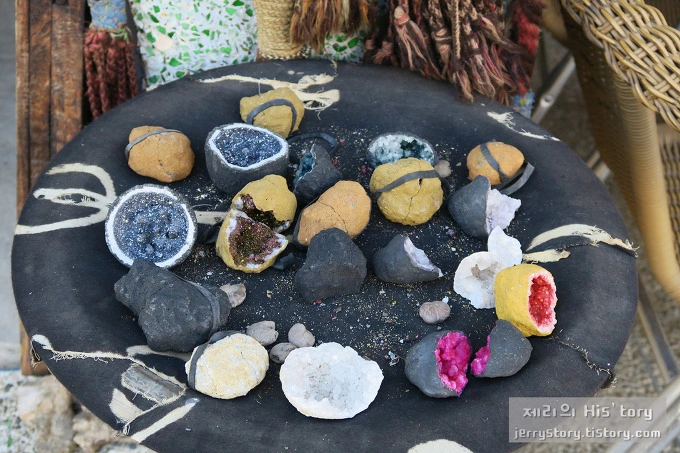 2336E54C566D8B78359594