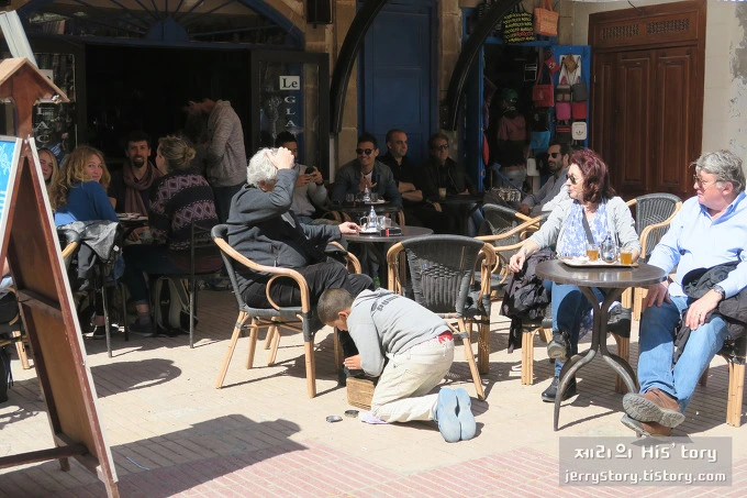 2657A4355712656F28F277