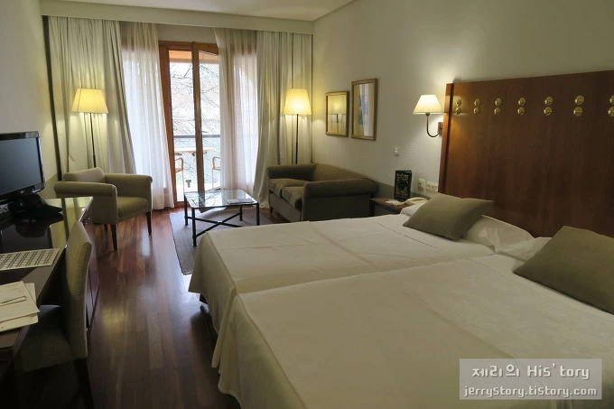 211CA93357B899D90C9350