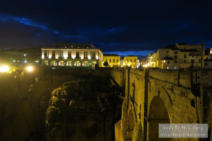 2772884A57DAA58D1255C0