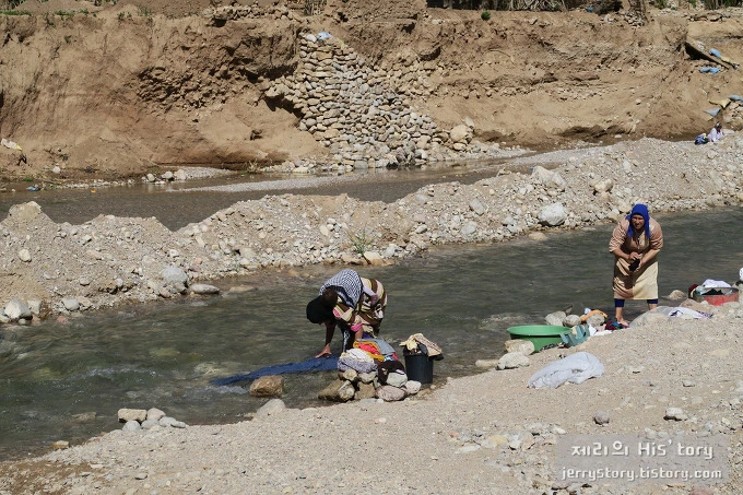 2740AA4E56D85E773AA88A