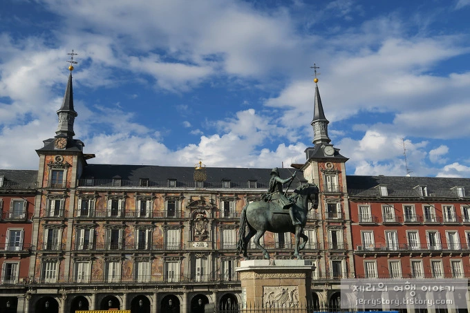 235F05365551AAE51CAF01