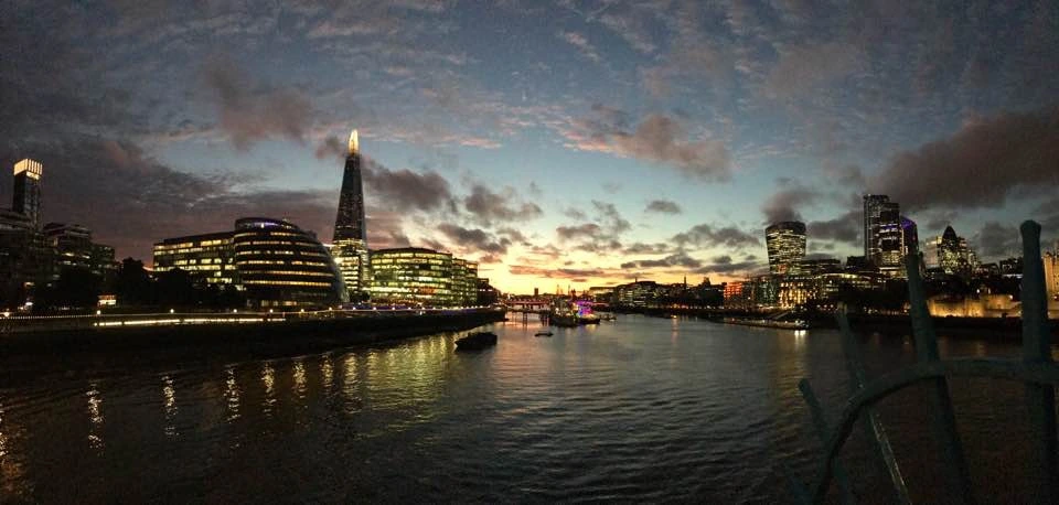 노을지는 런던.jpeg