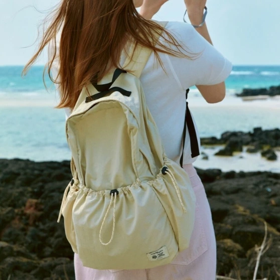 드파운드 travel backpack - light beige .jpeg