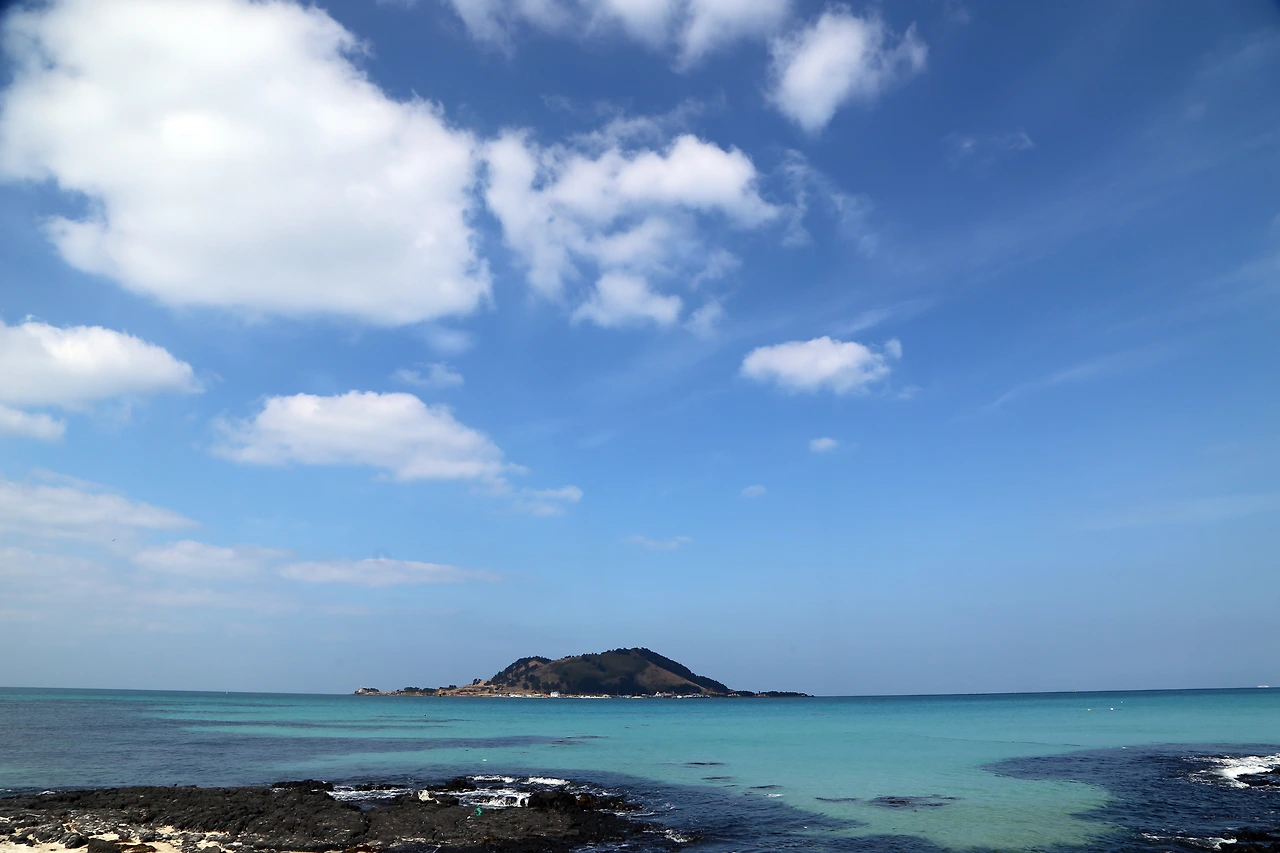 협재에서 바라본 비양도 1.JPG