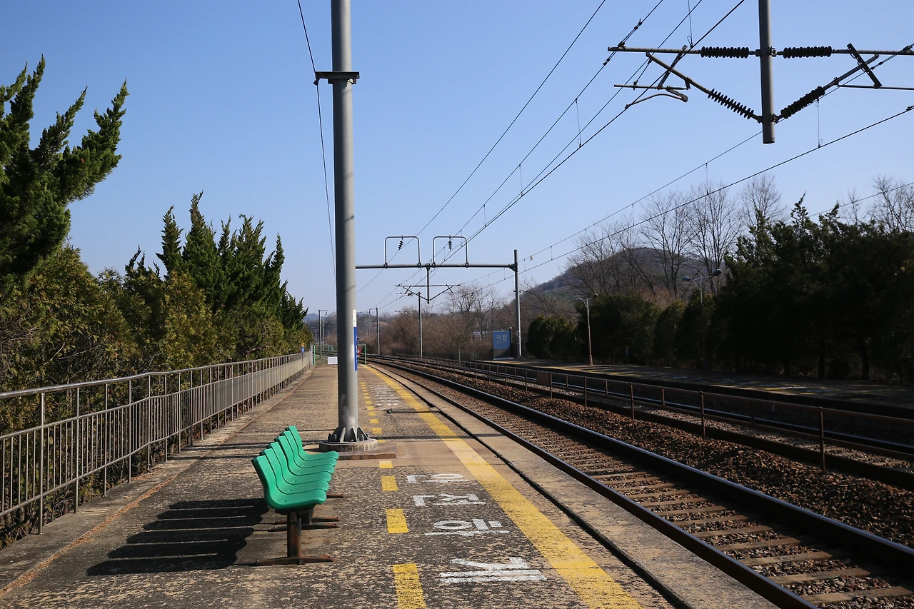 텅빈 선로.JPG