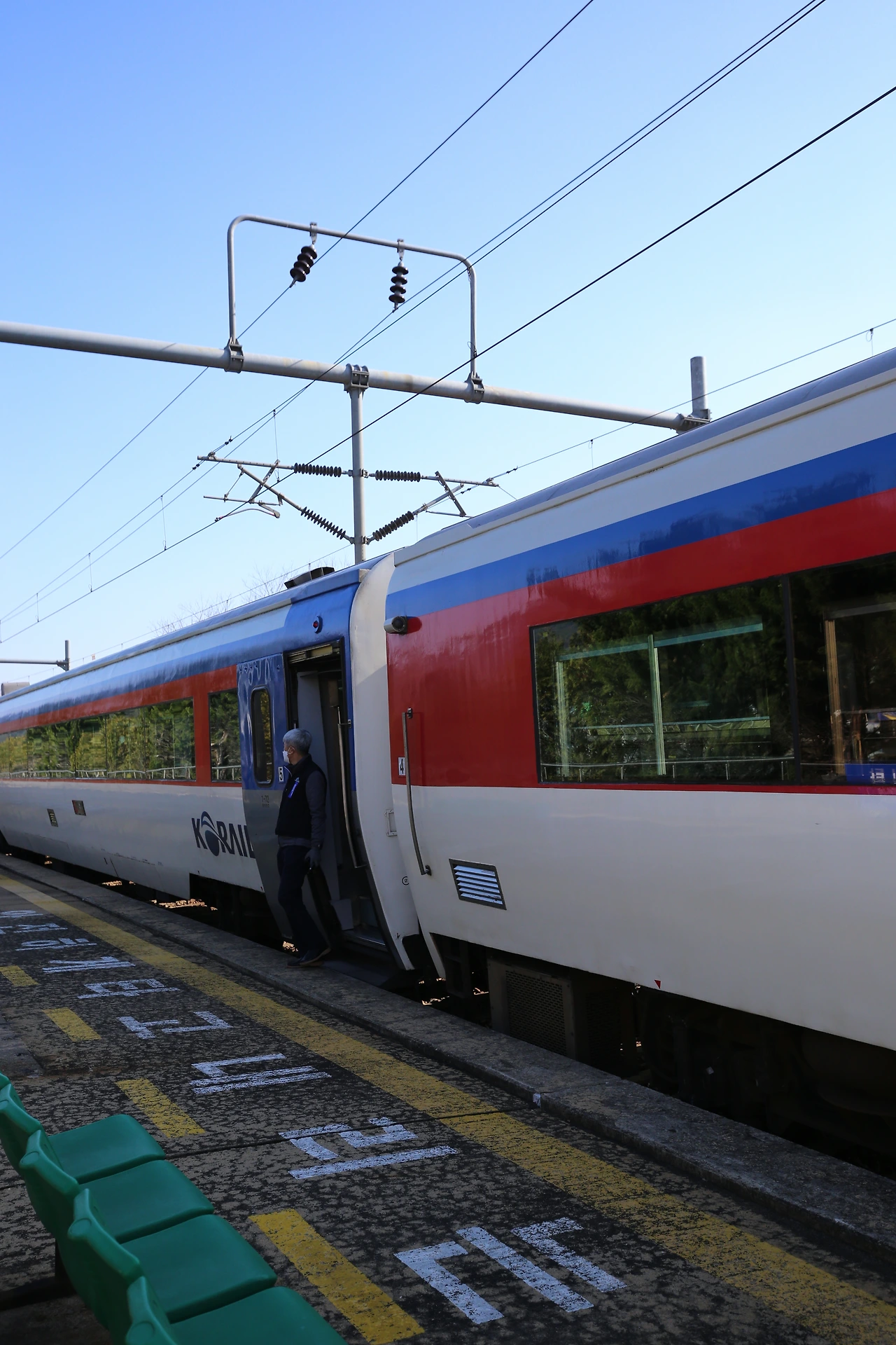 지탄역 정차_.JPG