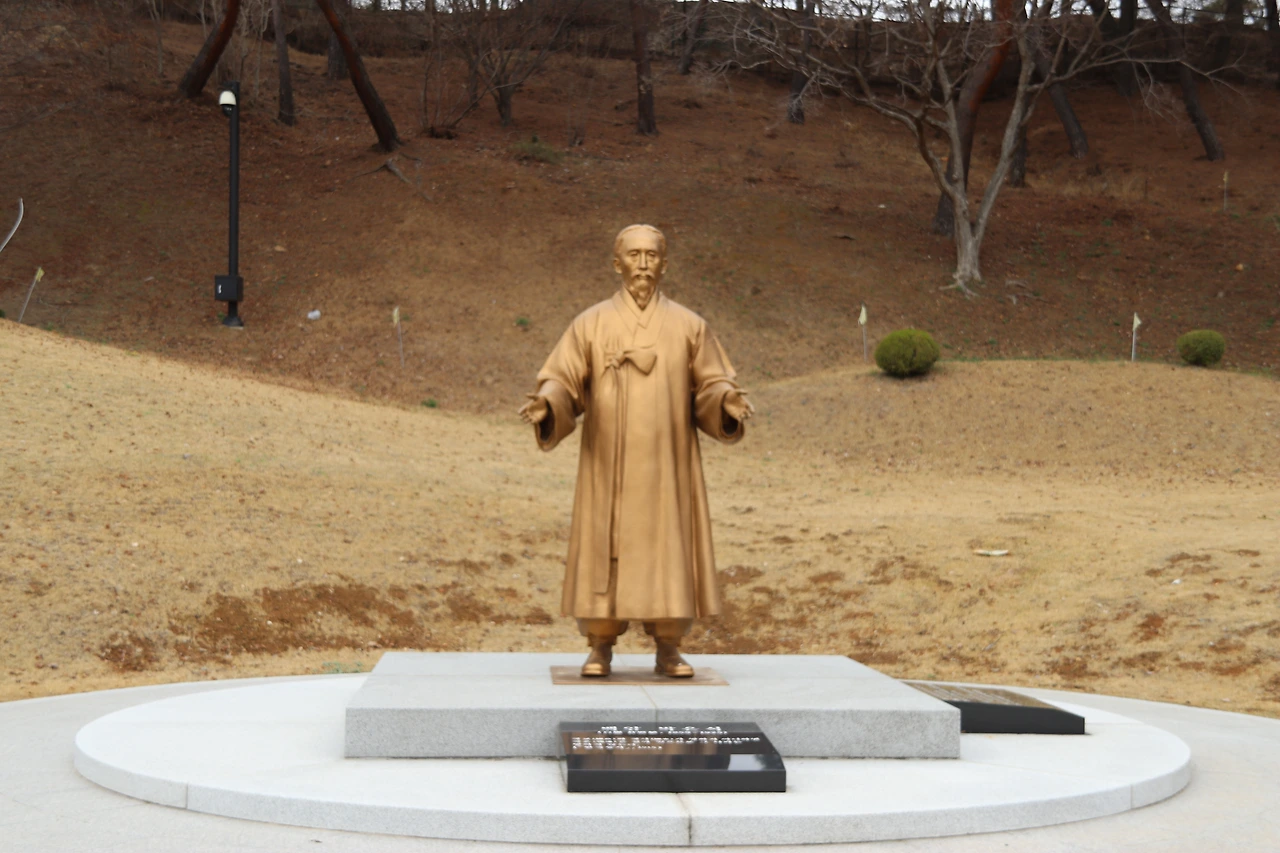 충북 청주시 청남대 박은식 선생 동상3.JPG