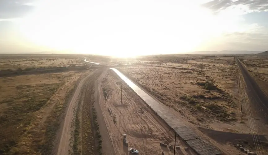 solar-canal-az.jpg?auto=compress%2Cformat&crop=focalpoint&fit=crop&fp-x=0.5&fp-y=0.5&h=501&q=80&w=864&s=cf15119e8fbc8ac12be46dabcdcc644d