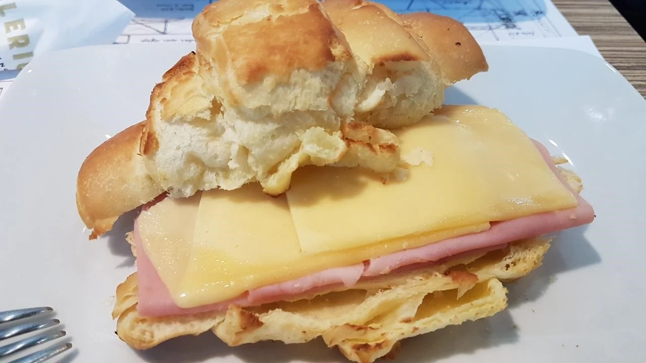 a_a54Ud018svc1imlb6732lvu4_miekas.jpg?type=e1280_std