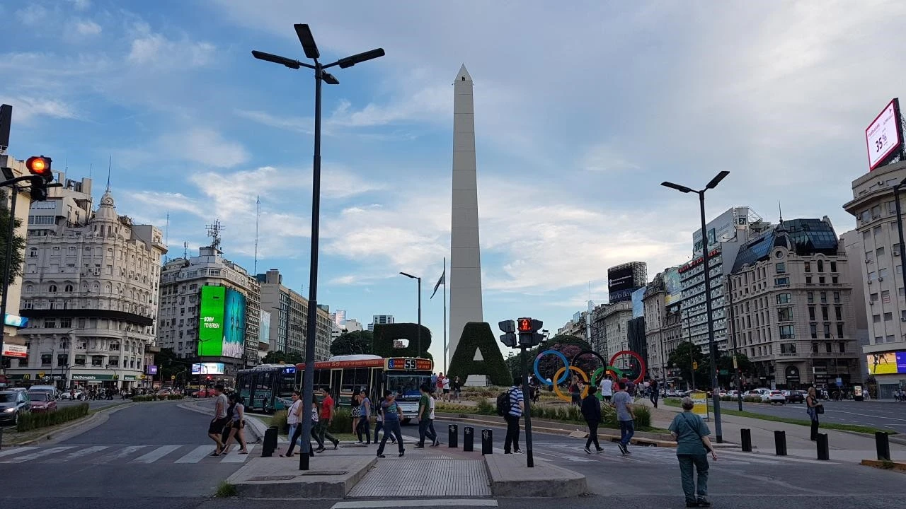 b_629Ud018svc170er9r595igq_miekas.jpg?type=e1920_std