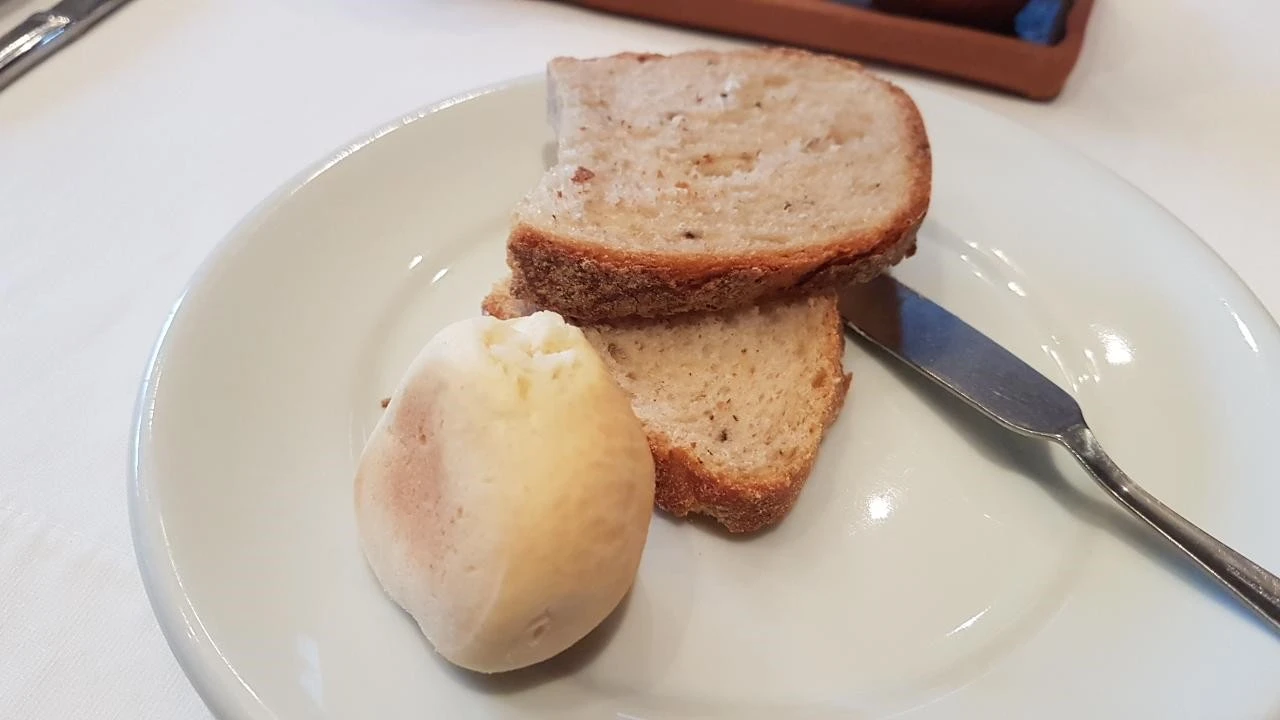 a_j54Ud018svc193cwbuj0aifz_miekas.jpg?type=e1280_std