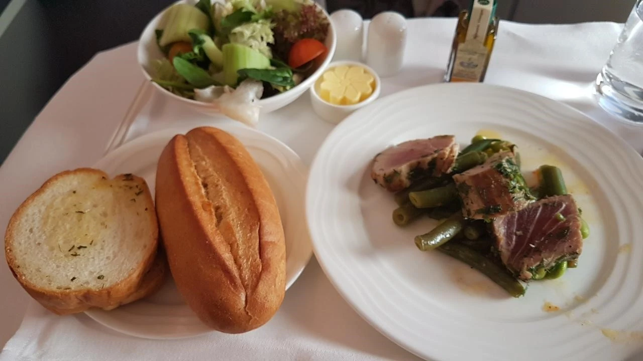 9_570Ud018svc1llnqn33orqbo_miekas.jpg?type=e1920_std