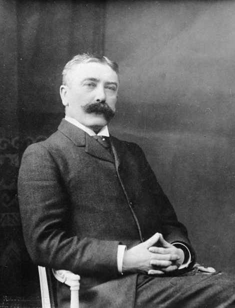 Ferdinand-de-Saussure-1900.jpg?type=w800