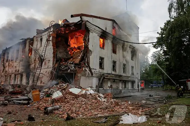 img.jpg?credential=yqXZFxpELC7KVnFOS48ylbz2pIh7yKj8&expires=1753973999&allow_ip=&allow_referer=&signature=r5OZdjbEntRgKkR3VsqbvacyELw%3D